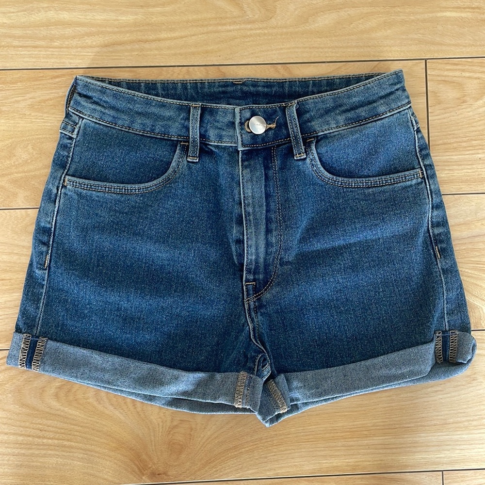 Dark denim jean shorts! Size 0